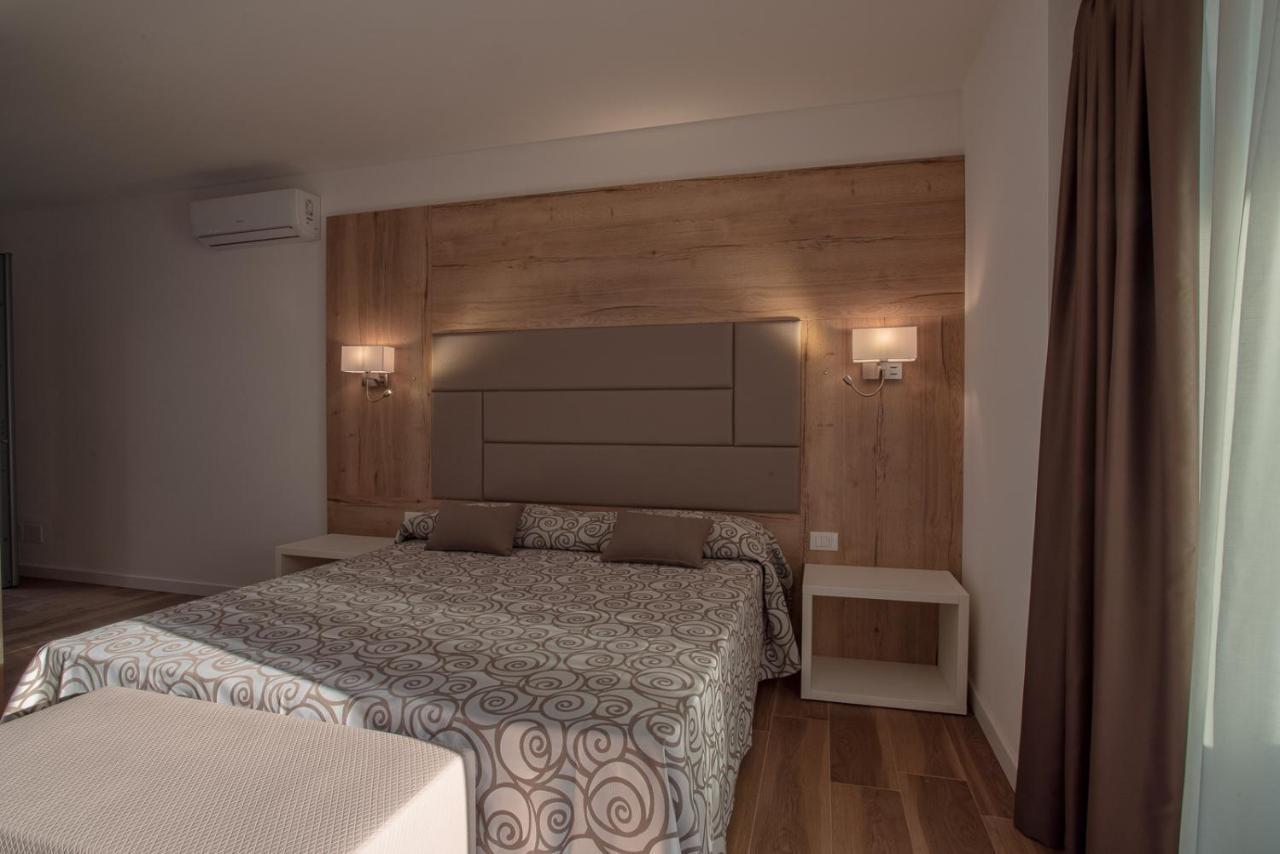 גראדו Aparthotel Miramare מראה חיצוני תמונה