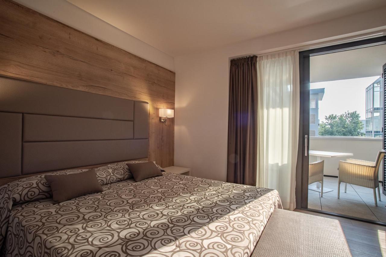 גראדו Aparthotel Miramare מראה חיצוני תמונה
