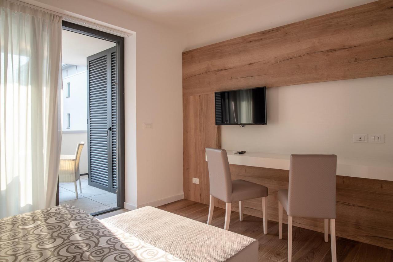 גראדו Aparthotel Miramare מראה חיצוני תמונה
